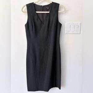 Ann Taylor Black Sleeveless Sheath Dress Size 2 | V-Neck